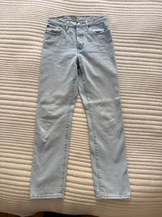 Levi's 501 Jeans - Picture 2 of 4